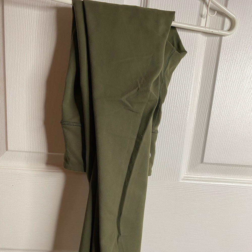 Green Lulu lemon leggings